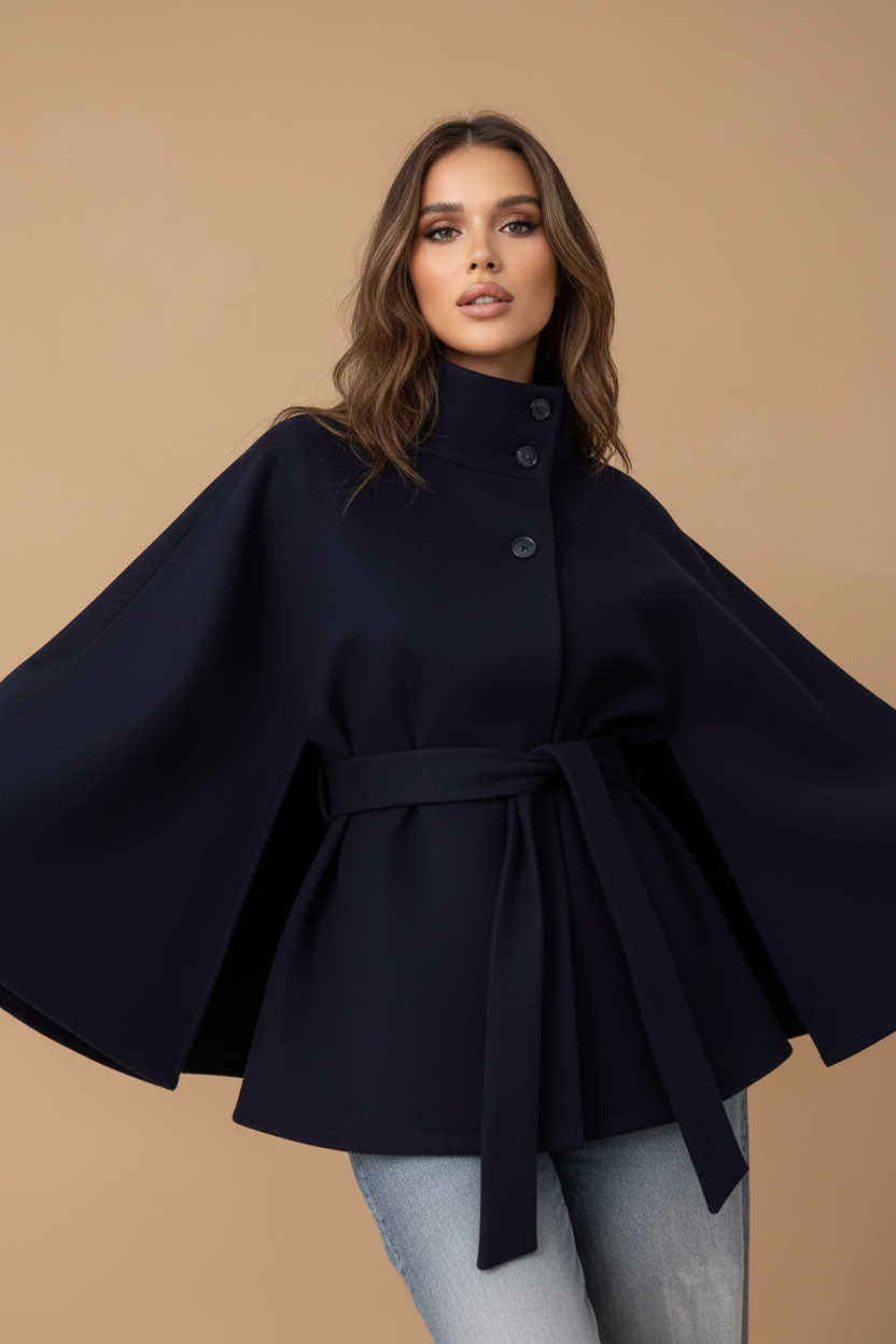 Chaqueta capa azul marino dinámica